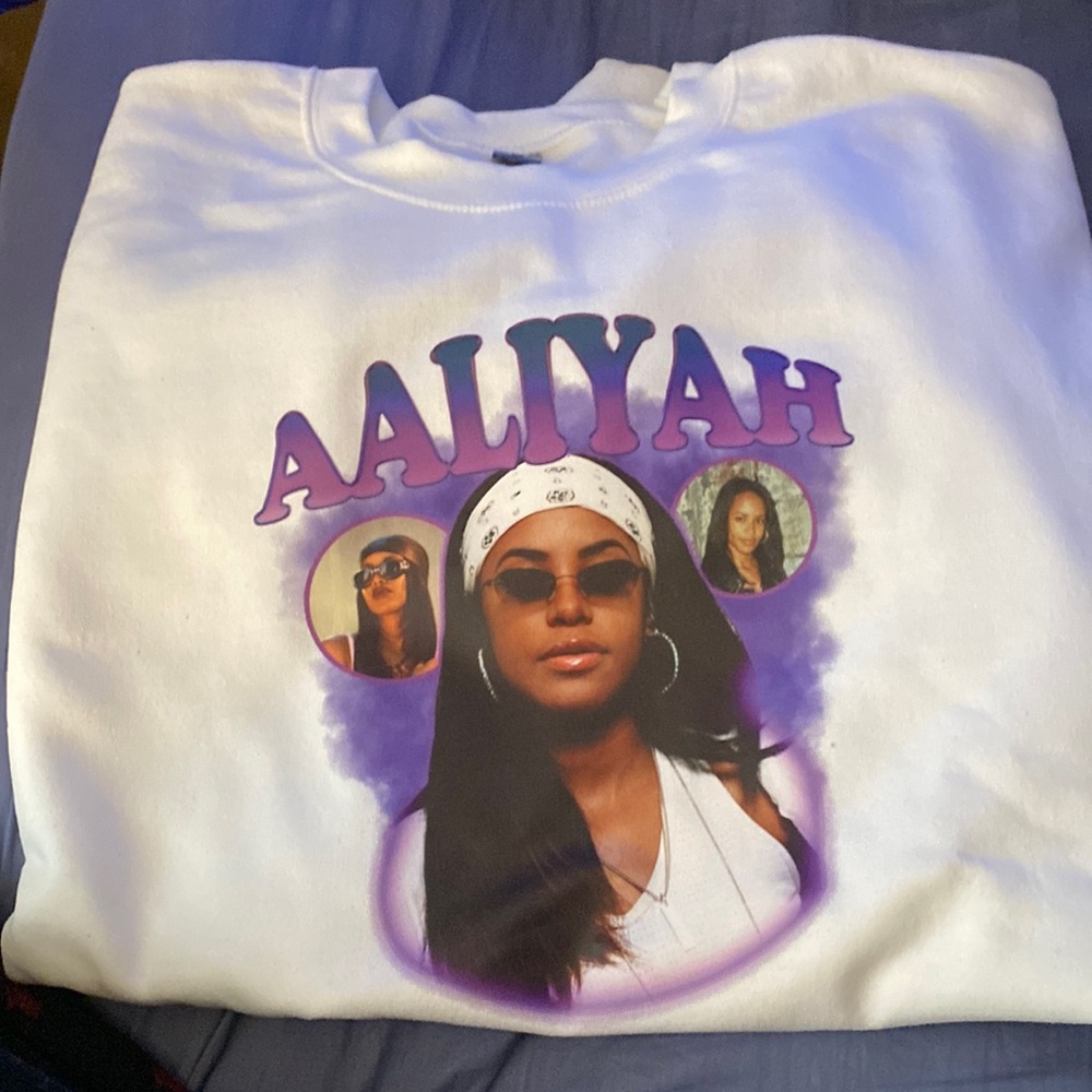 White Graphic Sweatshirt Aaliyah Size Large